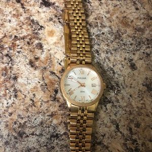 Pulsar rose gold watch with damage